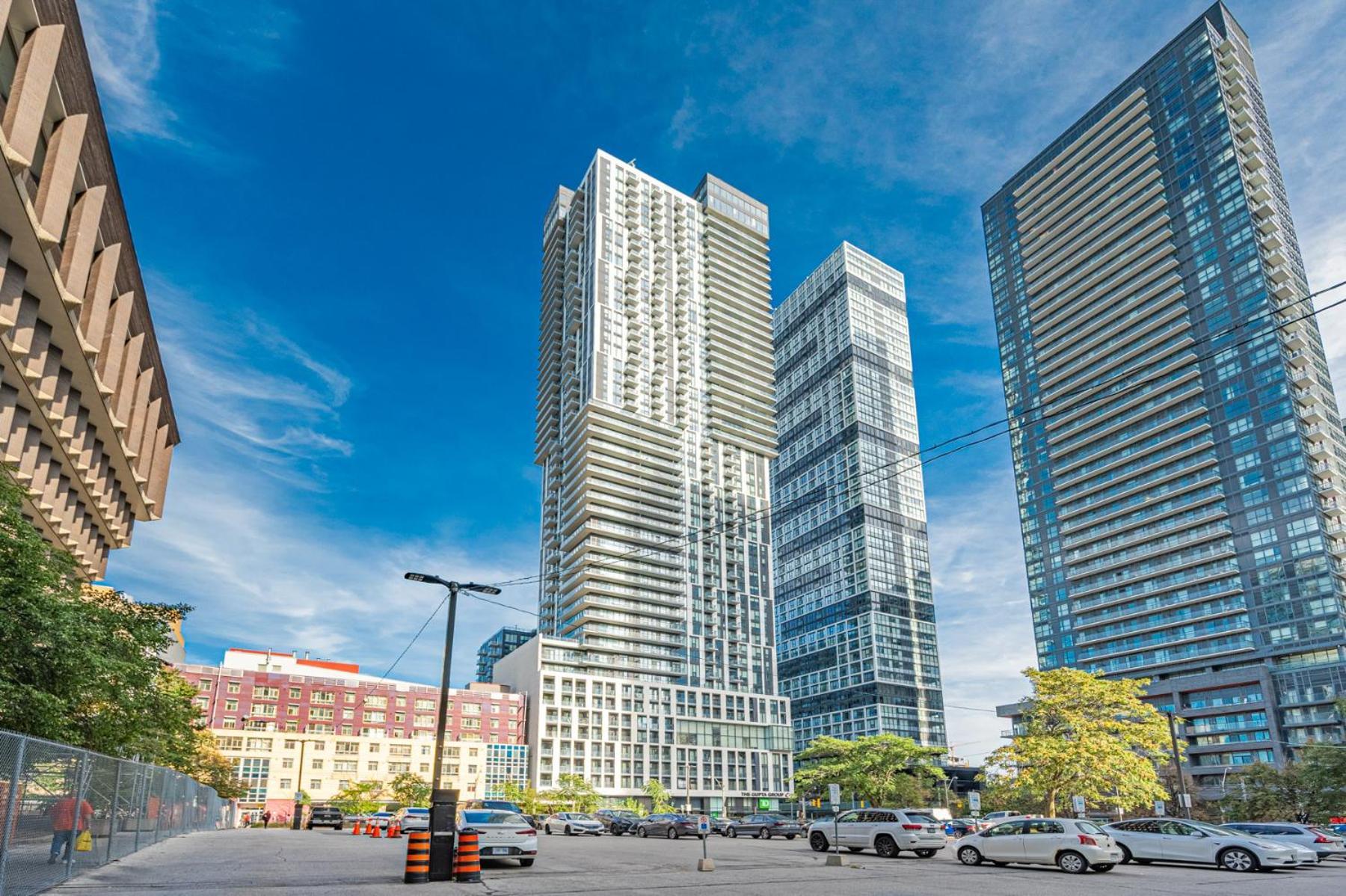 Toronto Garden Suites Экстерьер фото