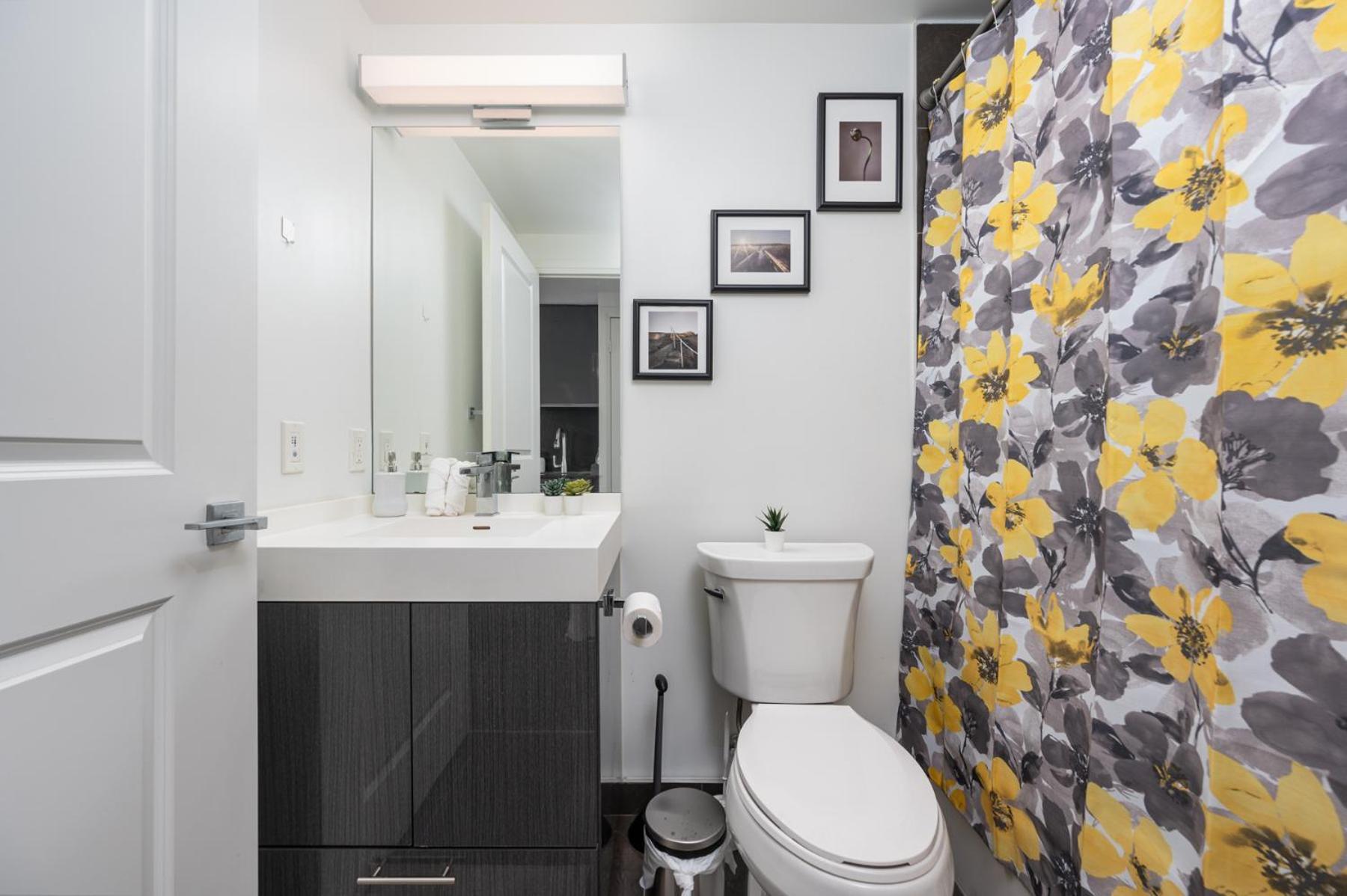 Toronto Garden Suites Экстерьер фото